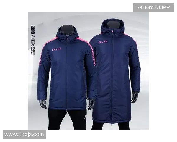 足球明星棉服外套时尚潮流新选择让你在寒冬中也能尽显运动风范