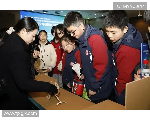 重庆羽毛球队的战术创新与转换体系解析探讨